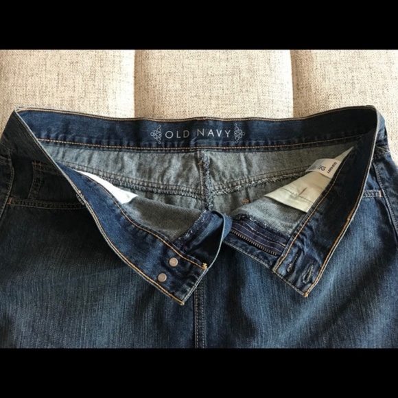 Old Navy Women's Blue Jean Mini Skirt, Size 12 - Picture 4 of 4